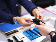 ����ͨ���ֻ��ۺ�˾ϲ��2012�����ԭ��ѹ����ƺ�